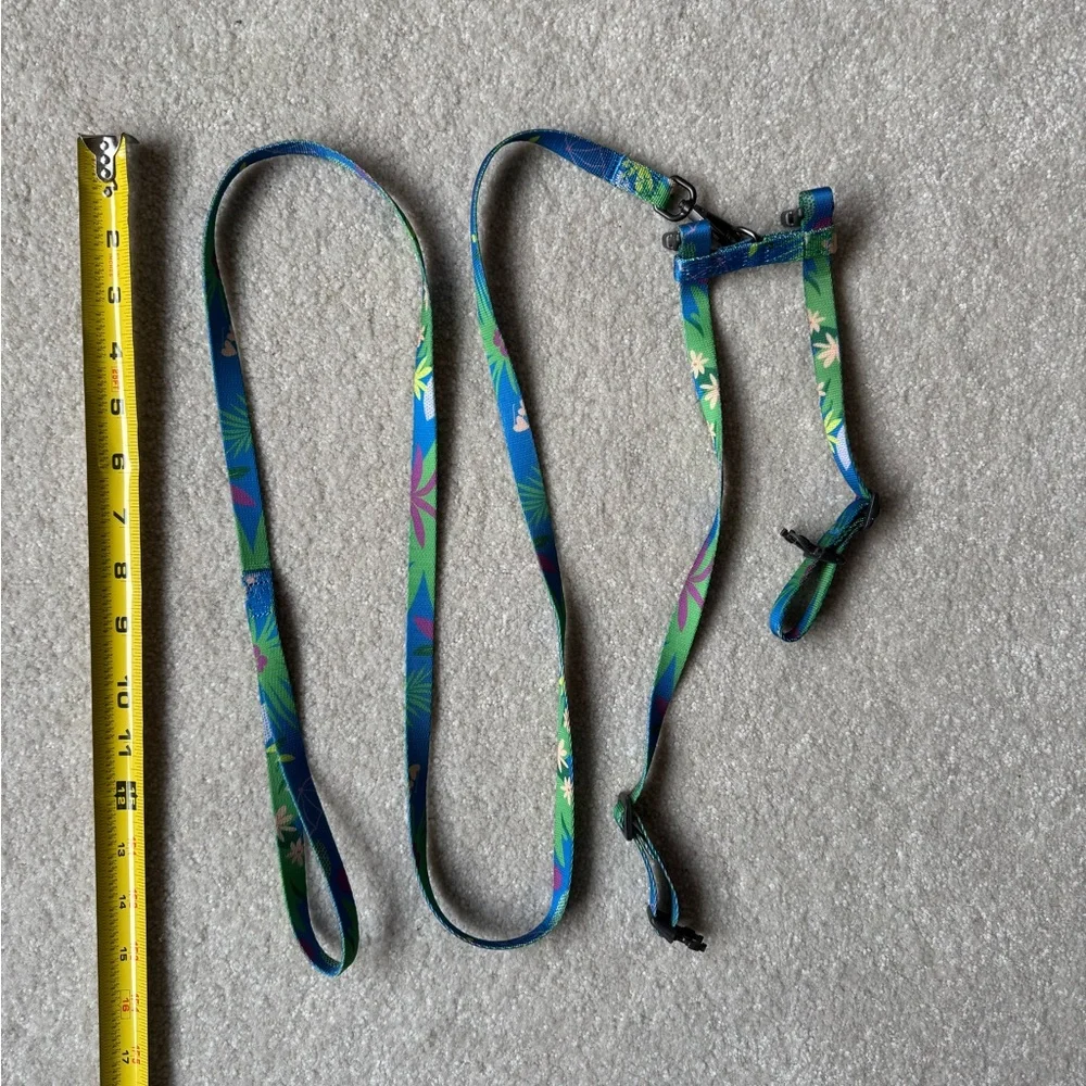 NWOT Cat leashes